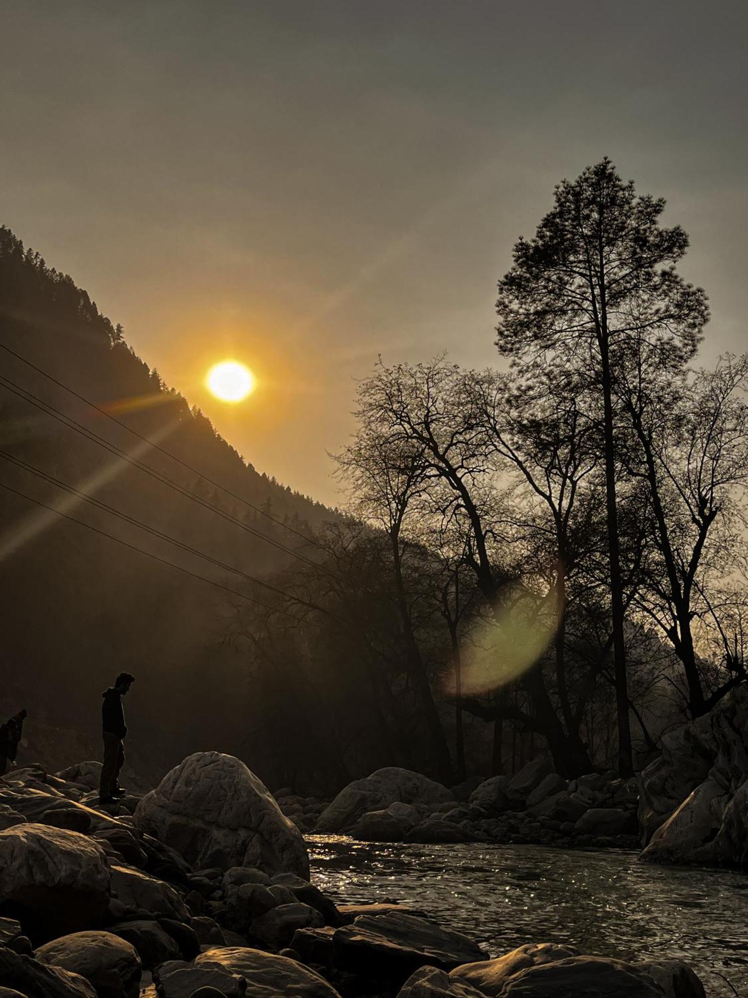 Hotel Mid Orchard Kasol L River Side -Pure Veg Hotel 外观 照片
